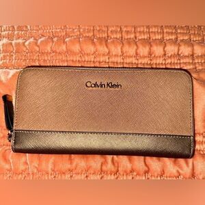 Calvin Klein Stefano, Continental  zip wallet, new without tags